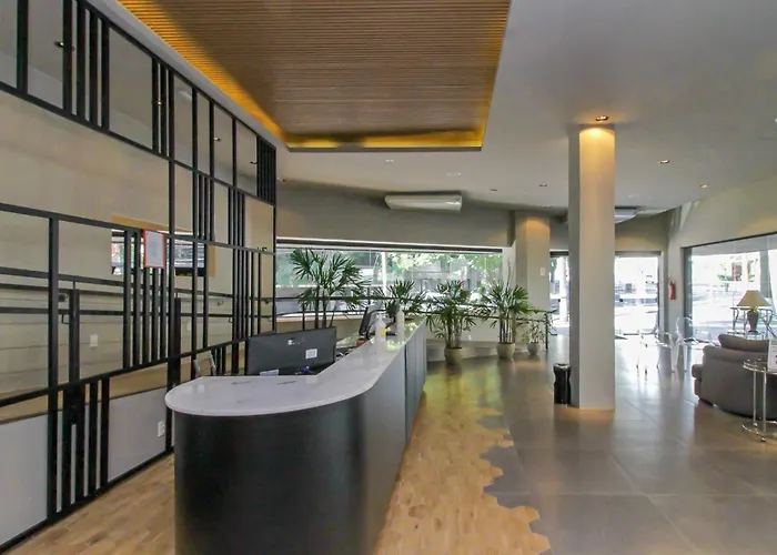 Hotel Coral Trade Prox A Pucrs E Ufrgs 4*