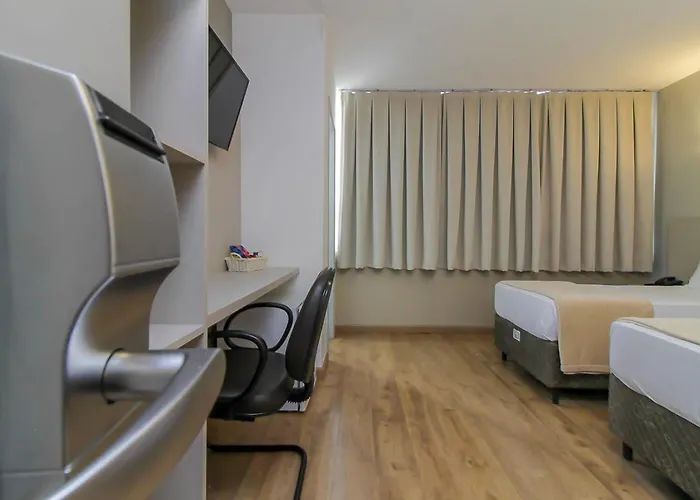Coral Trade Prox A Pucrs E Ufrgs Hotel