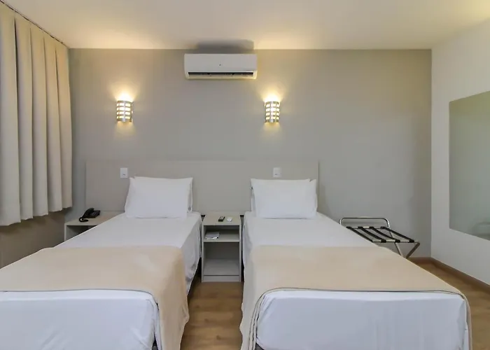 Hotel Coral Trade Prox A Pucrs E Ufrgs 4*