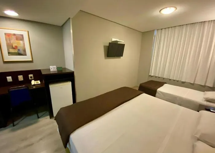 Hotel Coral Trade Prox A Pucrs E Ufrgs 4*